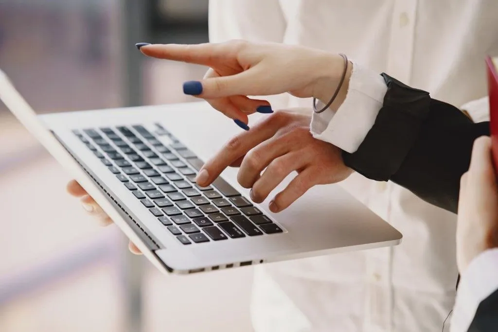 Как привести на сайт московской компании клиентов