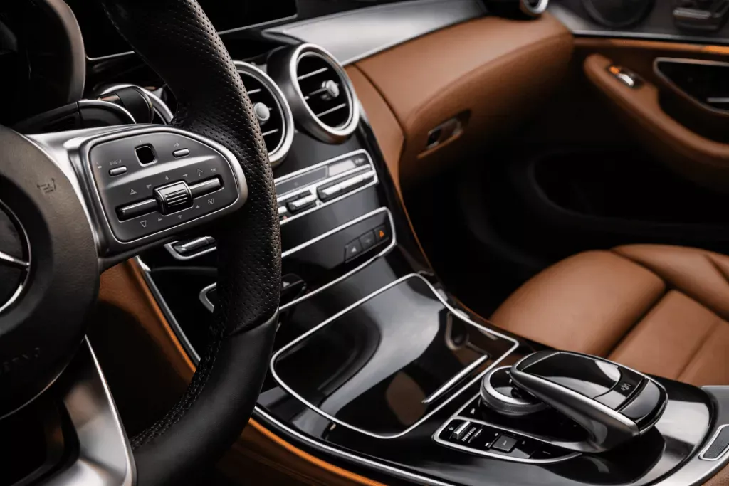 Детали интерьера премиального автомобиля