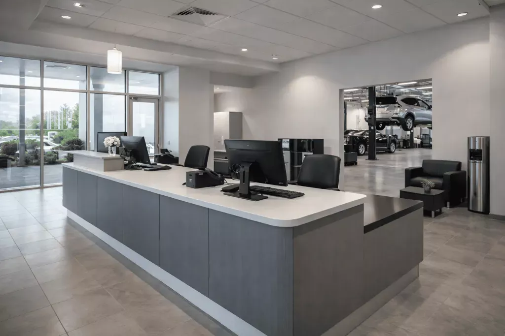 Ресепшн современного автосервиса