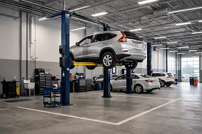 Рекламный креатив автосервиса с акцентом на ремонт